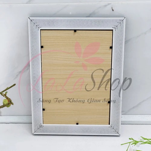 Khung ảnh để bàn vân gỗ họa tiết sọc M001