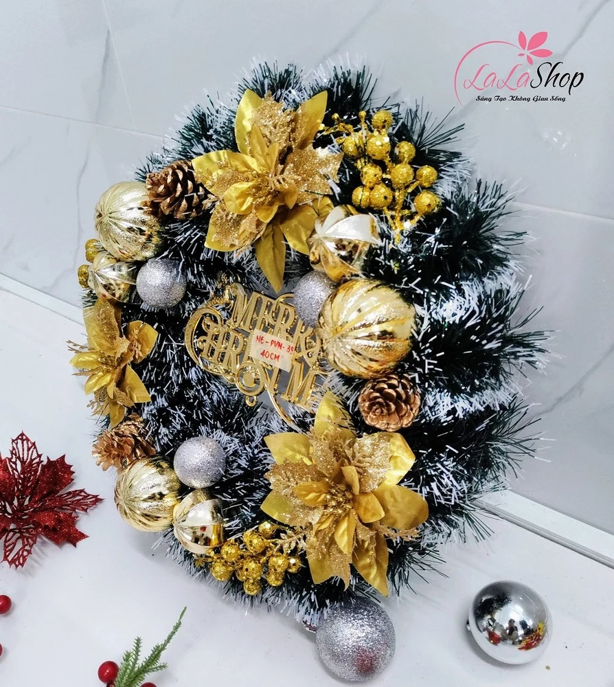 Vòng nguyệt quế phủ tuyết sắc vàng trang trí noel
