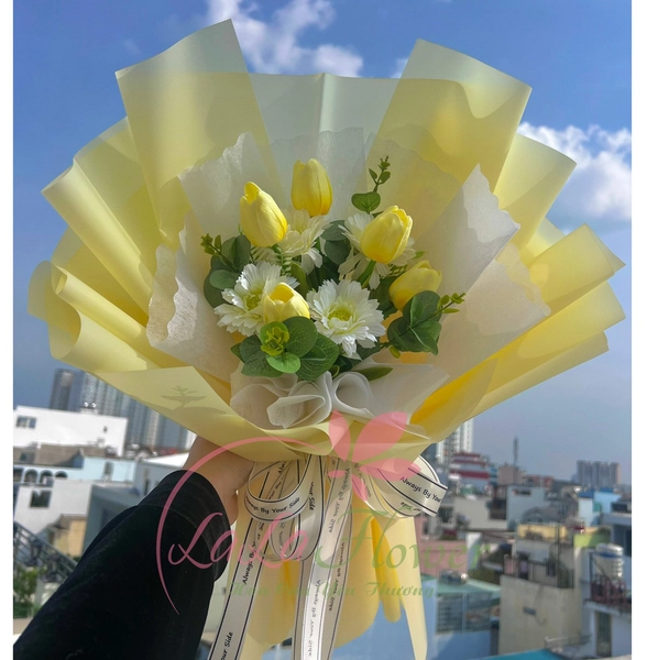 Bó hoa tulip cao su khoe sắc rực rỡ