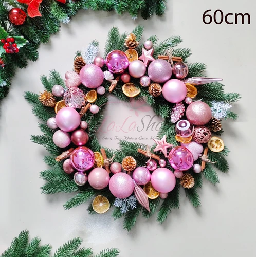Vòng nguyệt quế 60cm trang trí noel quả thông châu hồng treo cửa