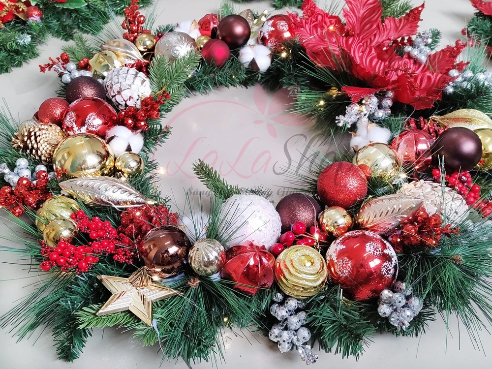 Vòng nguyệt quế 80cm trang trí noel quả châu hoa trạng nguyên treo cửa kèm đèn led