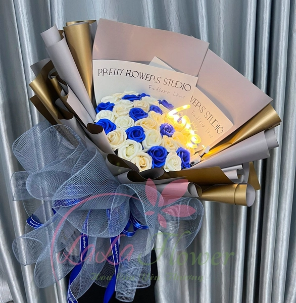 Bó 38 hoa hồng sáp thơm sắc xanh ngọt ngào kèm đèn led chữ love