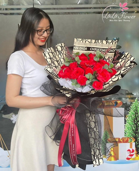 Bó hoa hồng sáp sắc đỏ thắm rực rỡ