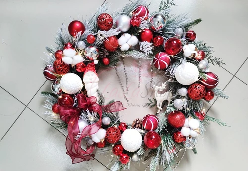 Vòng nguyệt quế 60cm trang trí noel merry Christmas quả châu hoa trạng nguyên sắc màu kèm đèn led