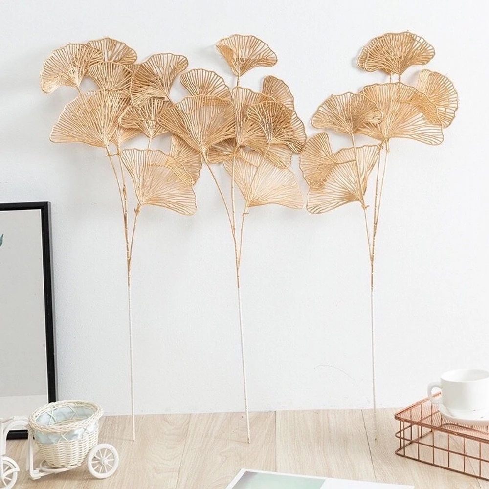 Cành lá rẻ quạt vàng kim trang trí