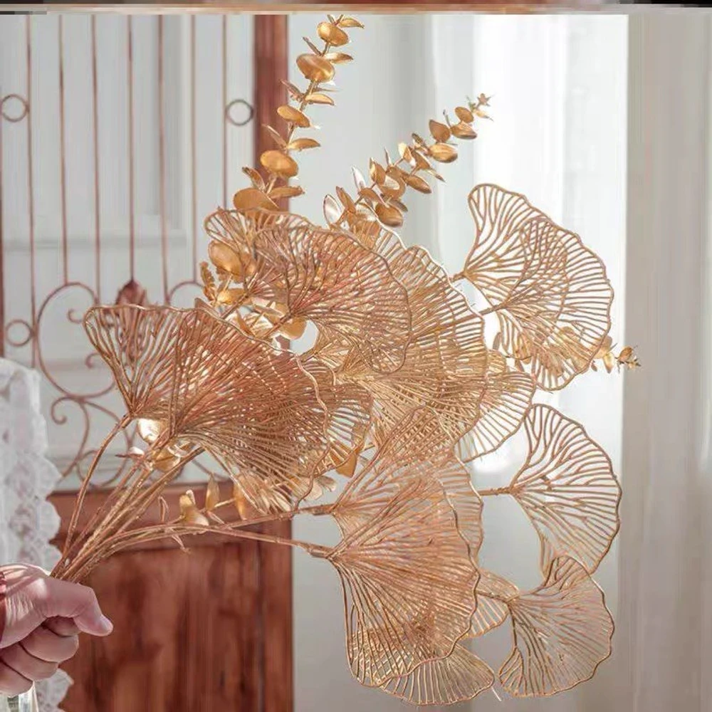 Cành lá rẻ quạt vàng kim trang trí