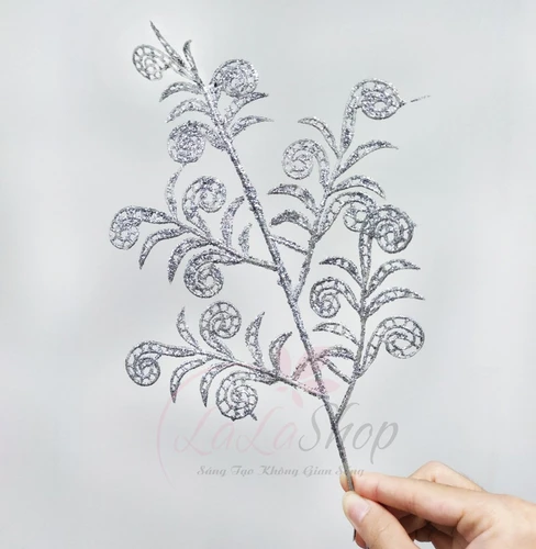 Lá bạc nhỏ phủ kim tuyến