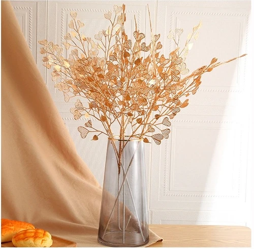 Cành lá trái tim mạ vàng trang trí