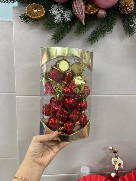 Túi Châu Đủ Loại 25 phụ kiện treo kèm bảng MerryChristmas trang trí cây thông noel