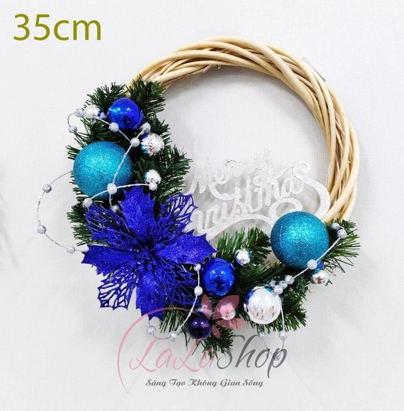 Vòng Nguyệt Quế 35cm quả châu hoa trạng nguyên merry christmas kèm đèn LED sắc xanh trang trí noel