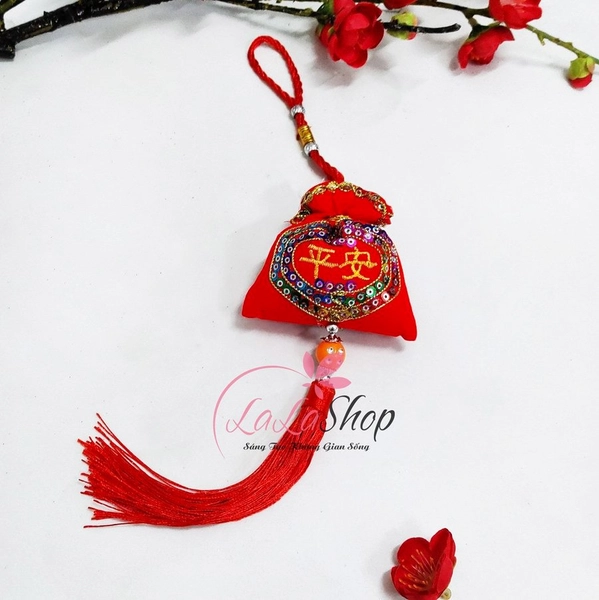 Dây treo túi thơm đỏ may mắn trang trí tết