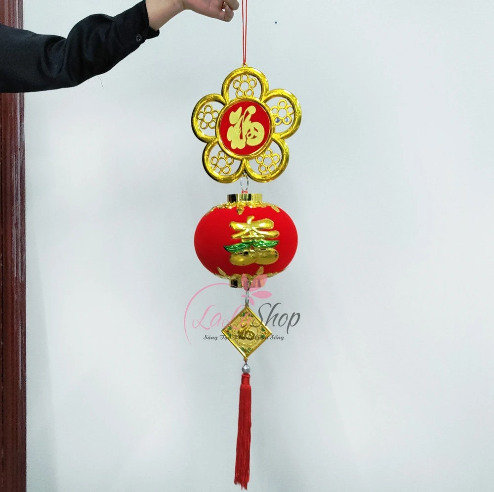 Lồng đèn đở hoa mai chữ phúc may mắn trang trí tết