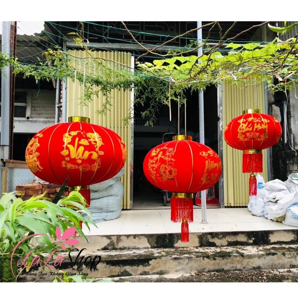 Cặp lồng đèn nhung đỏ Vạn sự như ý siêu lớn trang trí tết