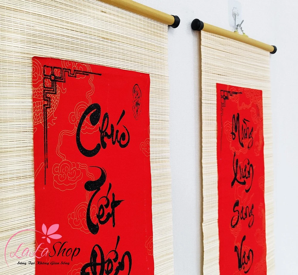 Combo Cặp Liễn Mành Câu Đối Đỏ Chúc Tết Đến Muôn Điều Như Ý - Mừng Xuân Sang Vạn Sự Thành Công Mẫu 2