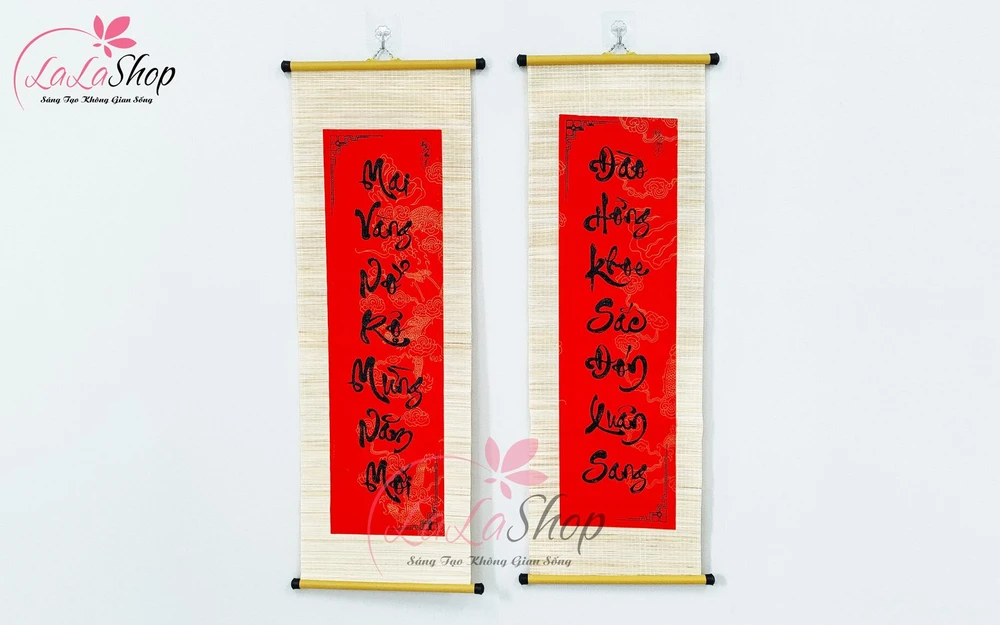 Combo Cặp Liễn Mành Câu Đối Đỏ Mai Vàng Nở Rộ Mừng Năm Mới - Đào Hồng Khoe Sắc Đón Xuân Sang Mẫu 2