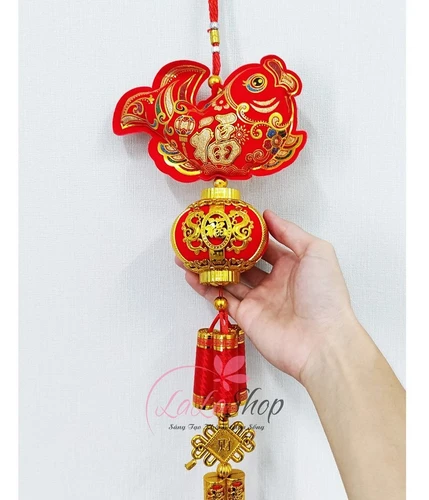 Liễn các chép lồng đèn nhung đỏ kèm 3 trái pháo trang trí tết