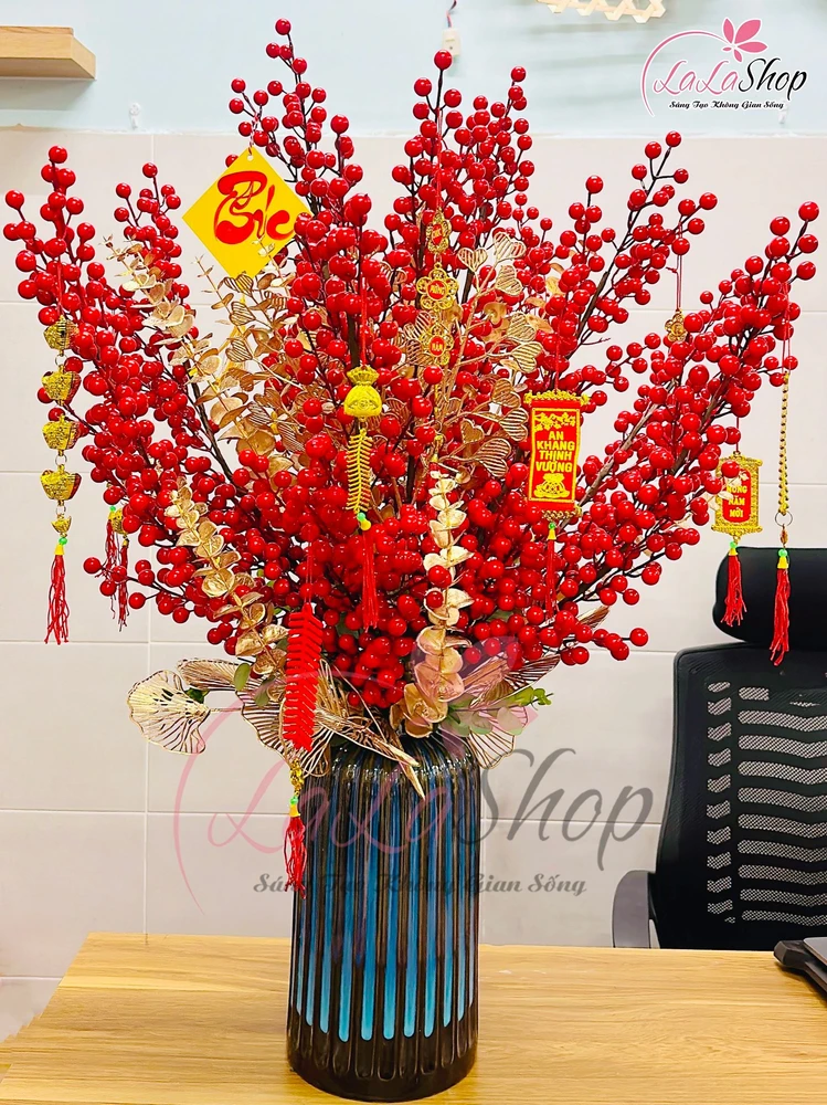 Bình hoa đào đông tài lộc để bàn lớn kèm phụ kiện treo trang trí tết