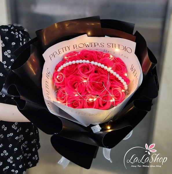 Bó 20 hoa hồng sáp thơm sắc đỏ ngọt ngào kèm đèn led