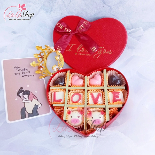 Hộp Socola 10 viên quà tặng Valentine ấm áp chữ love mẫu 2