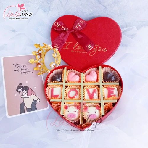 Hộp Socola 10 viên quà tặng Valentine ấm áp chữ love mẫu 2