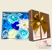 Hộp quà tặng hoa sáp sắc xanh