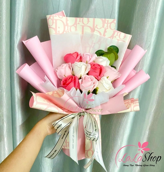 Bó 10 bông hoa hồng sáp thơm rực rỡ