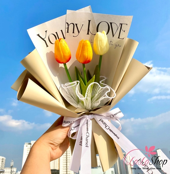 Bó 3 bông hoa tulip cao su rực rỡ