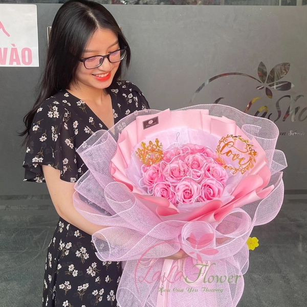 Bó 12 bông hoa hồng sáp tặng kèm đèn led