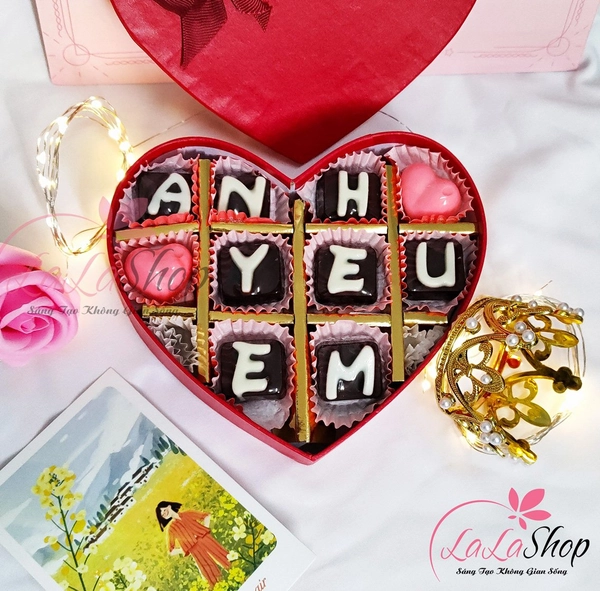 Hộp 10 viên socola ngọt ngào mẫu 6