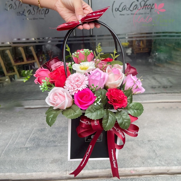 Giỏ Hoa Sáp Sắc Hồng Ngọt Ngào