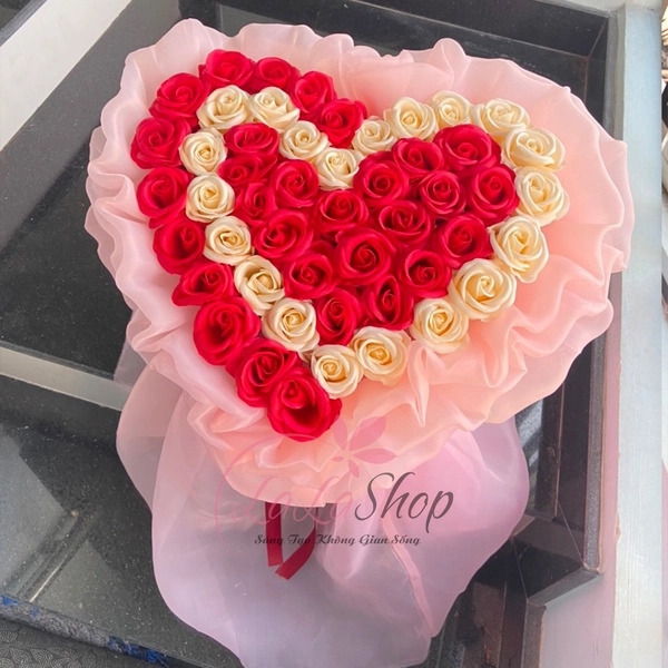 Bó 65 Hoa Sáp Cao Cấp Hình Trái Tim Sắc Đỏ Rực Rỡ