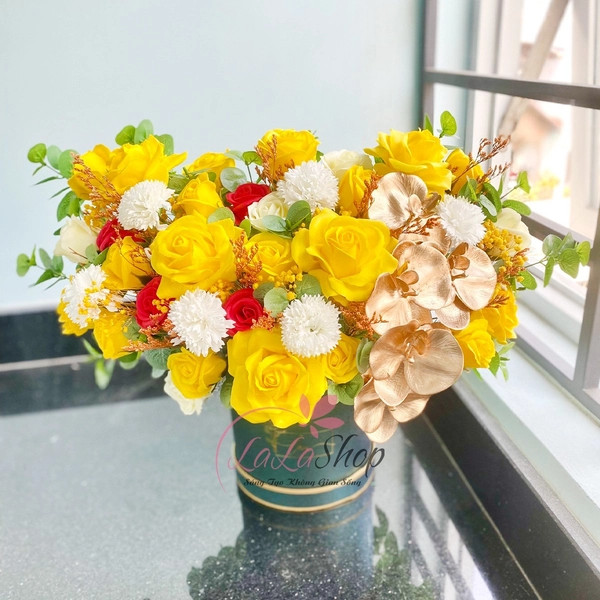 Lẵng hoa sáp thơm vàng cao 40cm để bàn