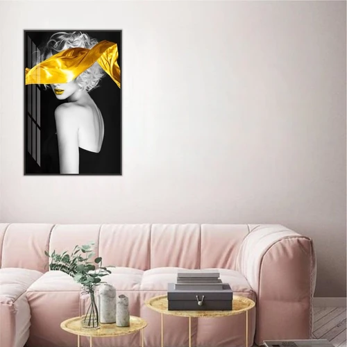 Tranh treo tường cô gái nghệ thuật sắc vàng