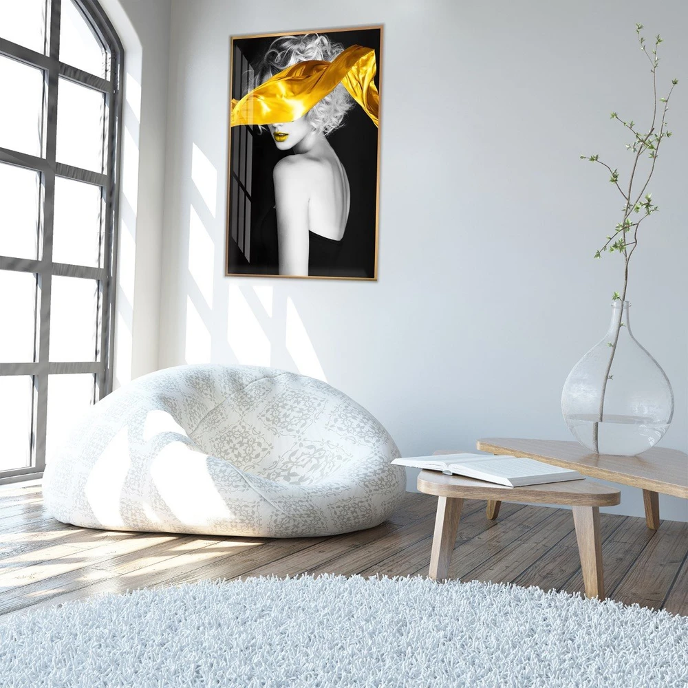 Tranh treo tường cô gái nghệ thuật sắc vàng