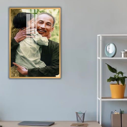 Tranh Treo Tường Bác Hồ Bế Em Bé