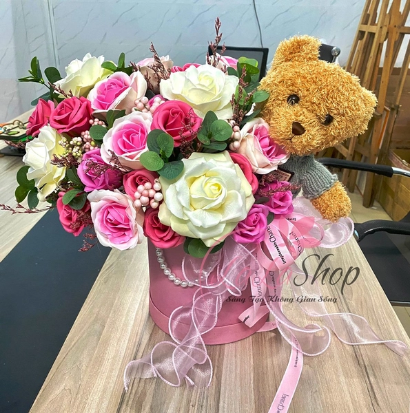 Hộp Hoa Gấu Tốt Nghiệp Sắc Hồng Để Bàn