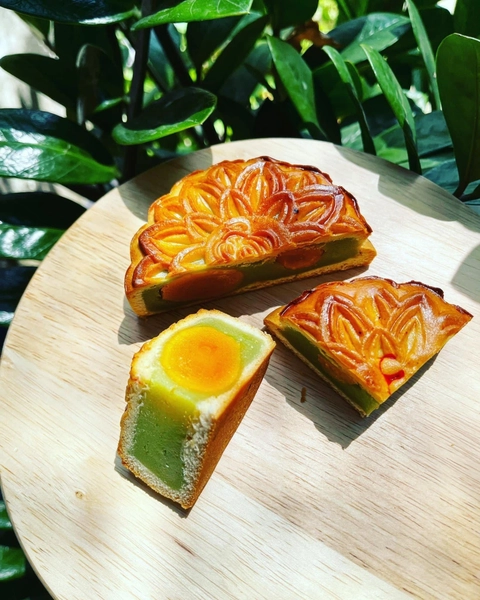 Bánh trung thu nhân trà xanh 2 trứng 200G Bánh Tân Dân Lợi