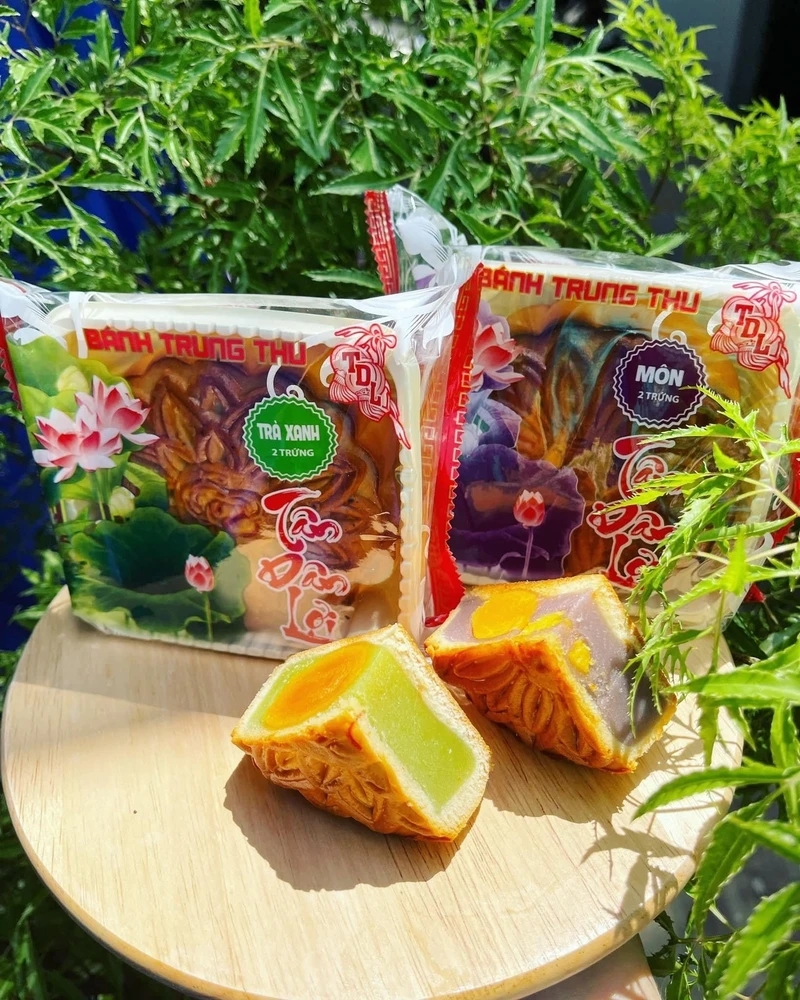 Bánh trung thu nhân trà xanh 2 trứng 200G Bánh Tân Dân Lợi