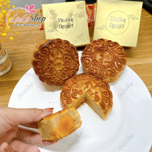 Bánh trung thu nhân sữa dừa hạt dưa 2 trứng 200G Bánh Trung thu Tân Dân Lợi