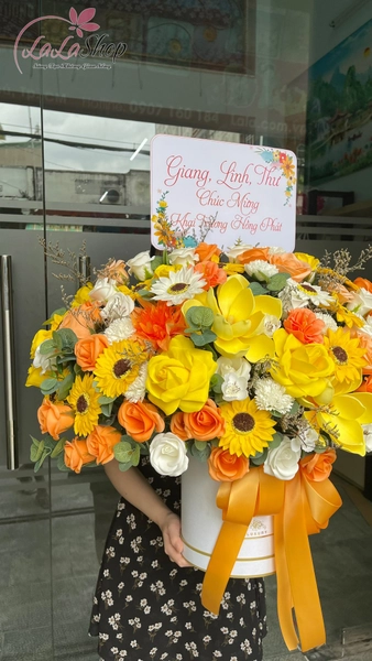 Lẵng Hoa Hướng Dương Sắc Vàng Rực Rỡ