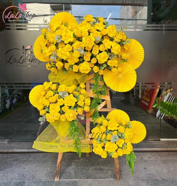 Lẵng hoa sáp mừng khai trương cao 1m5 sắc vàng mẫu 819