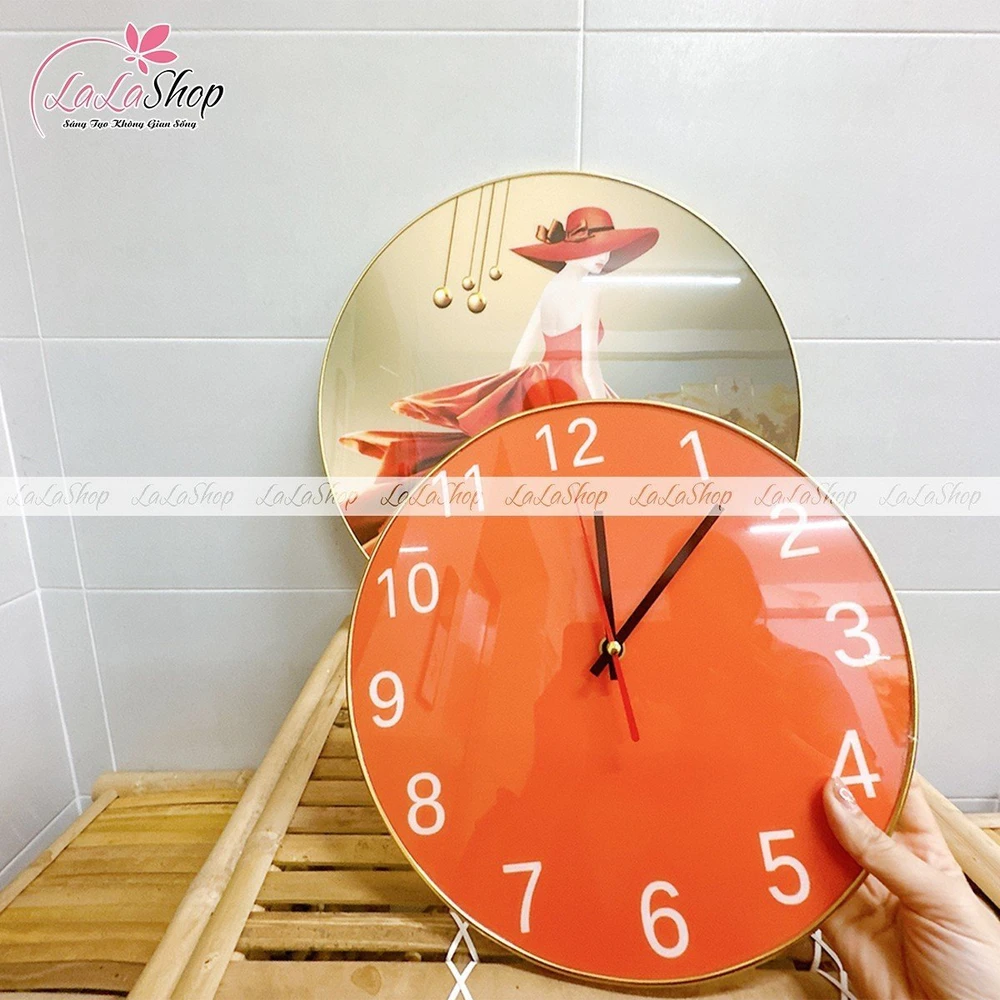 Tranh Đồng Hồ Treo Tường UV Pha Lê Bóng Chú Bò Sữa Dễ Thương