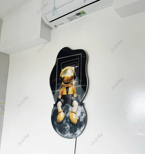 Tranh Đèn Led Treo Tường Phi Hành Gia Ngồi Trên Mặt Trăng