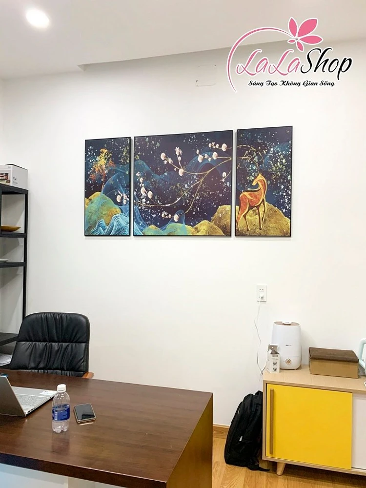 Tranh Treo Tường Nghệ Thuật Hươu Vàng Khoe Sắc