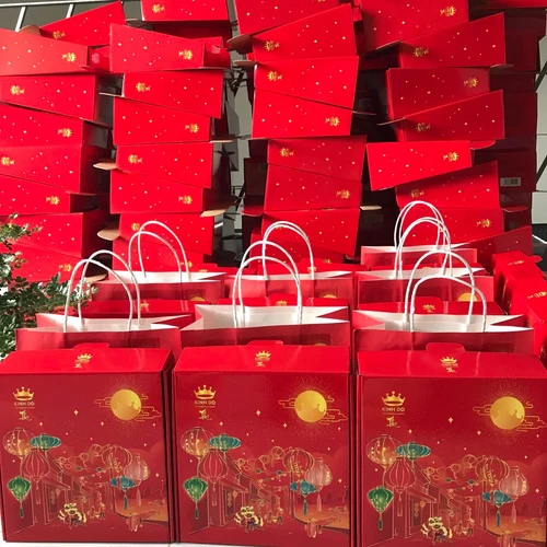 Bánh Trung Thu Kinh Đô Đậu Xanh Lá Dứa Đặc Biệt 2 Trứng 210g