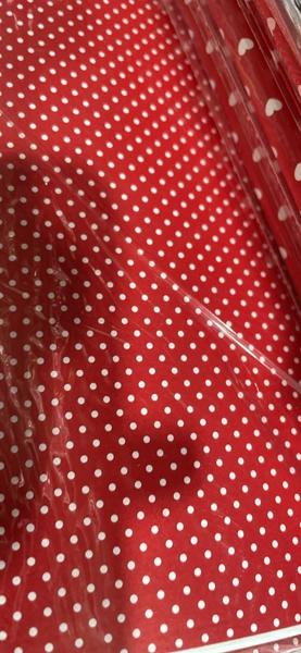 Giấy gói quà đỏ chấm bi 407