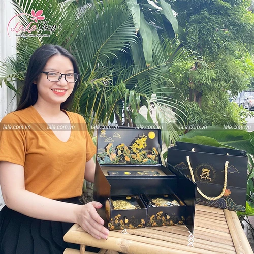 Bánh Trung Thu Kinh Đô Trăng Vàng Black Gold Thượng Hạng Hộp 2 Bánh
