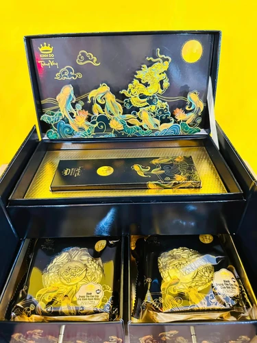 Bánh Trung Thu Kinh Đô Trăng Vàng Black Gold Thượng Hạng Hộp 2 Bánh