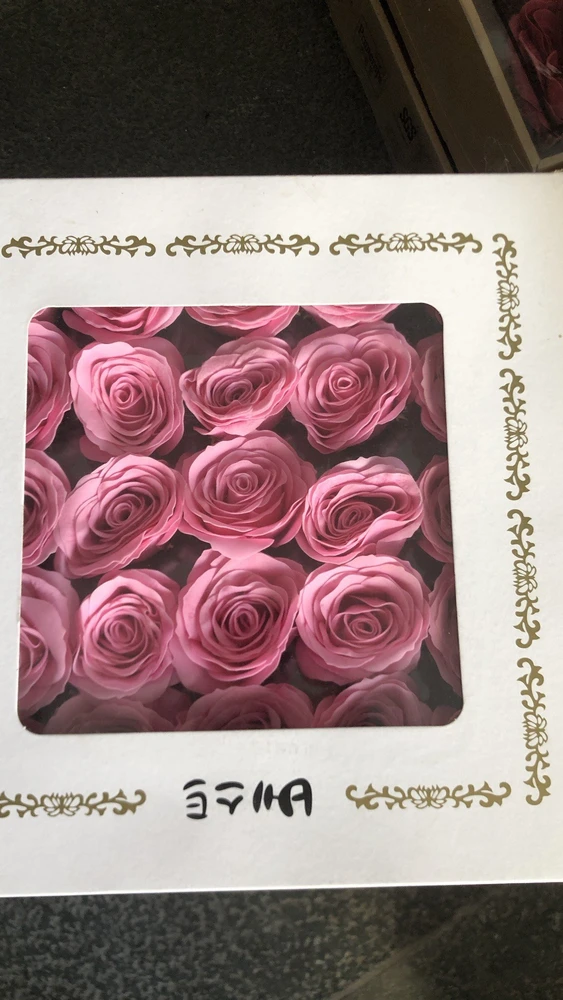 Hộp 25 đầu hoa hồng sáp Ecuador