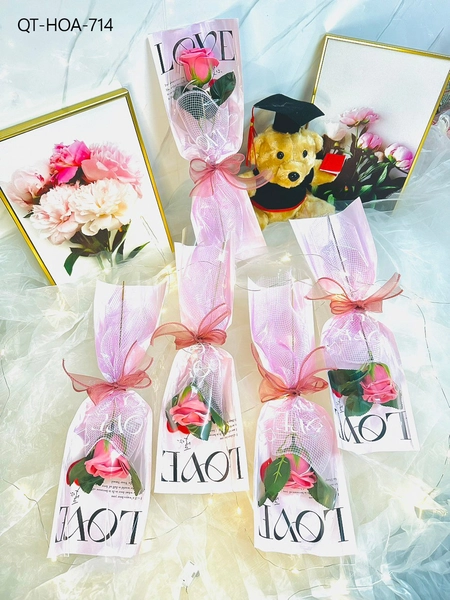 Hoa hồng sáp thơm 1 bông túi kiếng chữ love